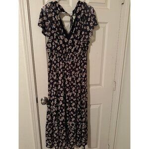 Maurice’s - 1X Dress - Black & White Flower Pattern